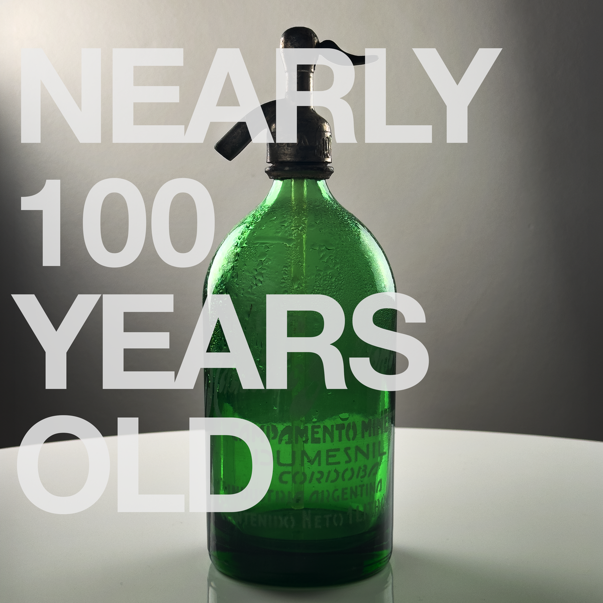 1-Liter Apple Lithographed Seltzer Bottle |